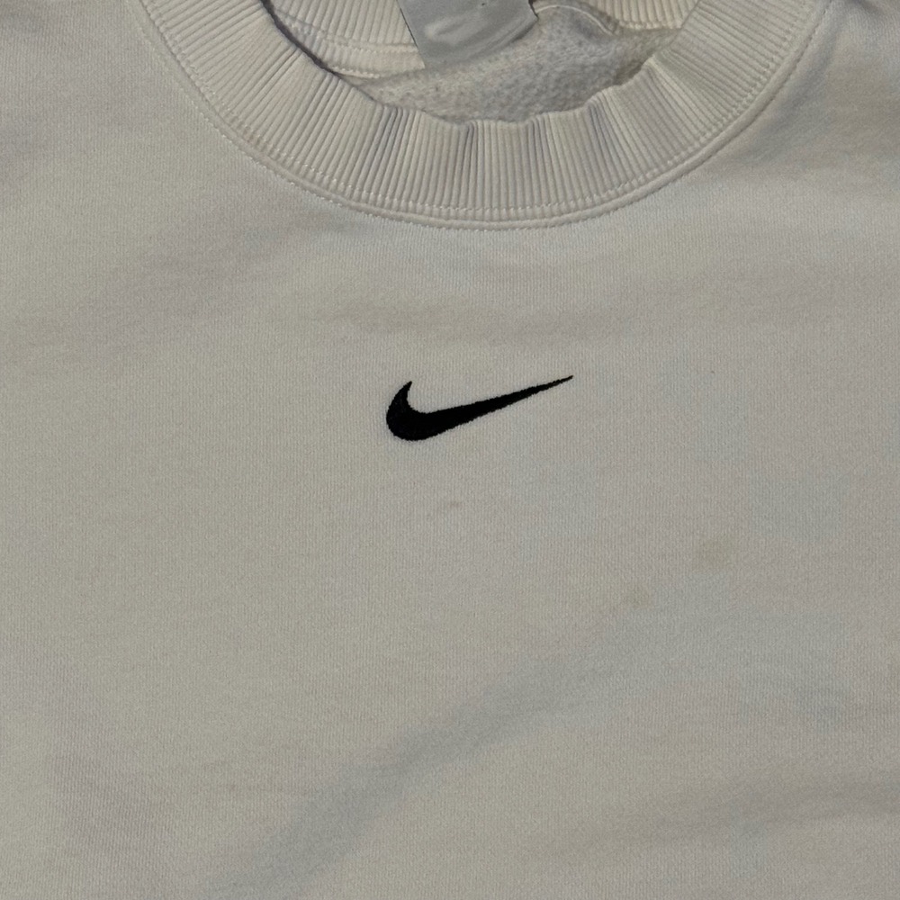 Nike Sportswear Essential Crewneck Sweatshirt White Mini Swoosh XS Oversized - Picture 9 of 9